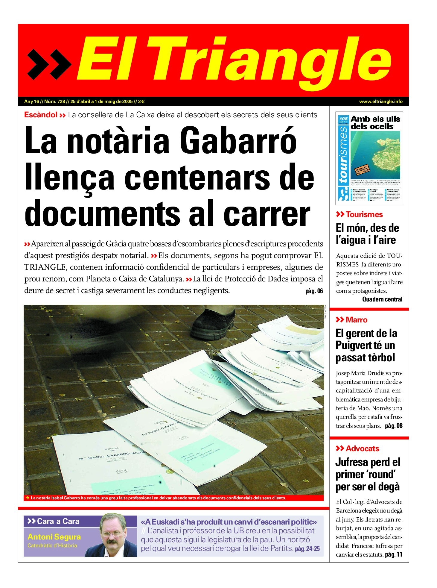 La notària Gabarró llença centenars de documents al carrer